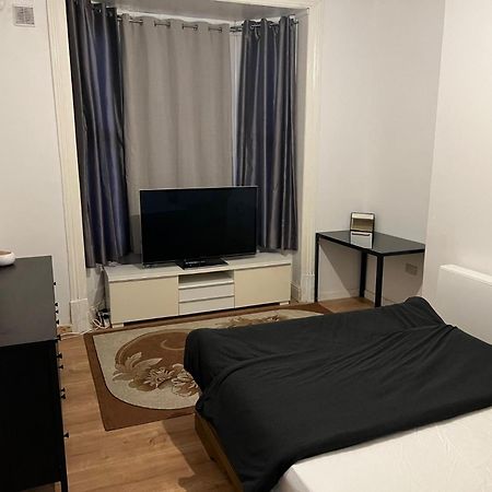 New Flat, Own Bathroom, Sitting Room & Large Bedroom - Walsall Bescot Εξωτερικό φωτογραφία