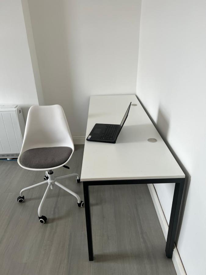 New Flat, Own Bathroom, Sitting Room & Large Bedroom - Walsall Bescot Εξωτερικό φωτογραφία