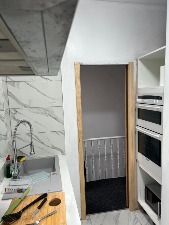 New Flat, Own Bathroom, Sitting Room & Large Bedroom - Walsall Bescot Εξωτερικό φωτογραφία